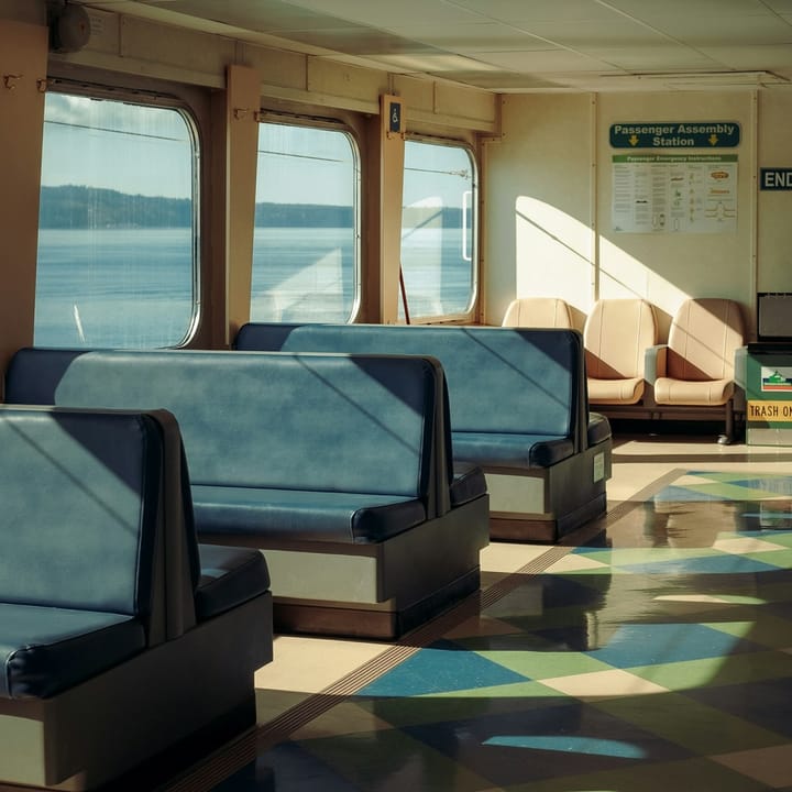 Ferry seats by Josh Hild on Unsplash.